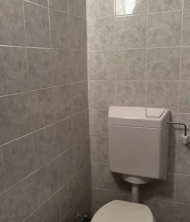 シャレー Cheverel